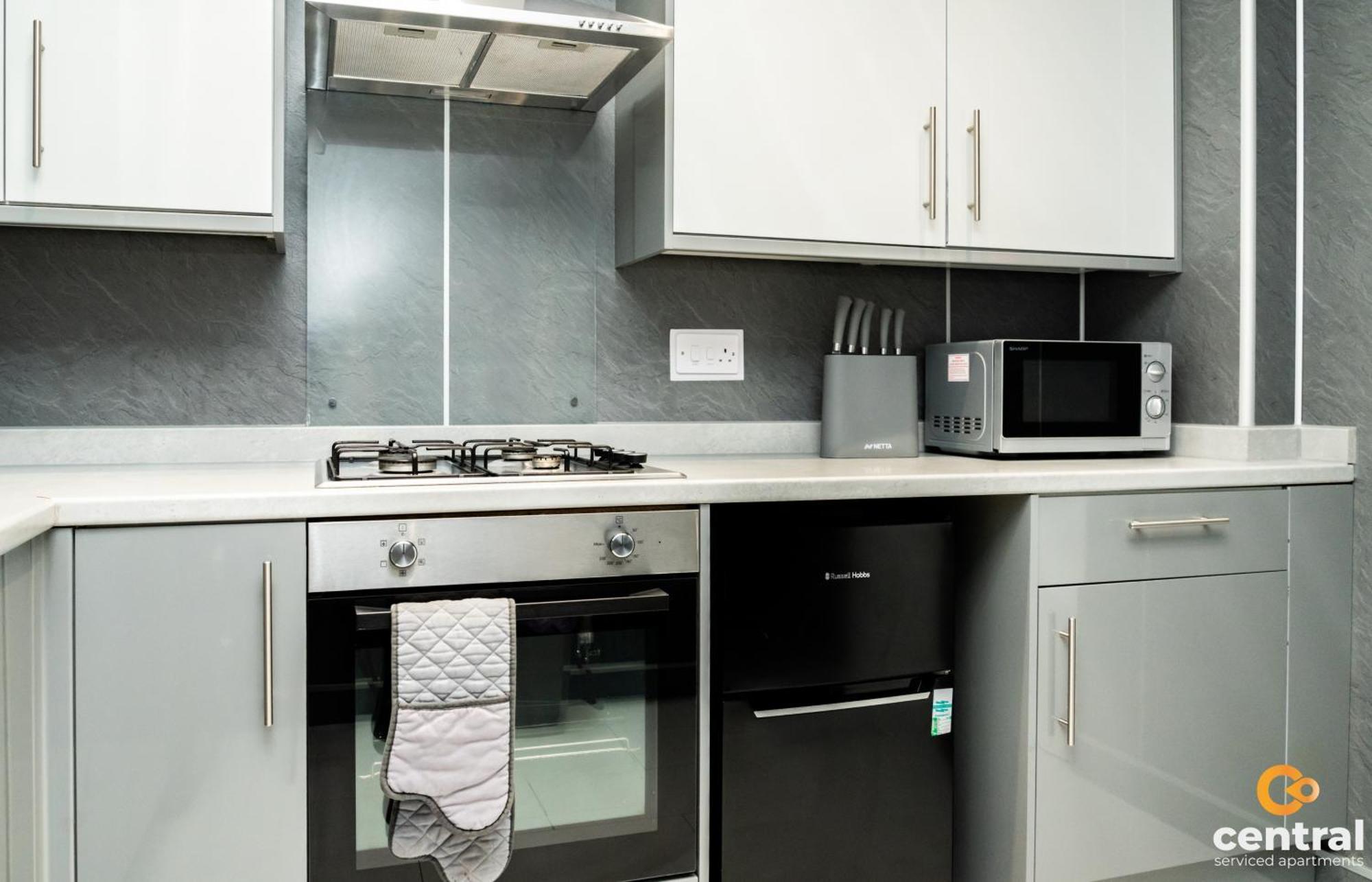 Central Serviced Apartments - 2 Bedroom - Free Street Parking - Fast Wifi - Smart Tvs In All Rooms - Ground Level - Family Neighbourhood - 3 X Double Beds - Heating 24-7 - Trade Stays - Weekly & Monthly Offers Dundee Exteriér fotografie
