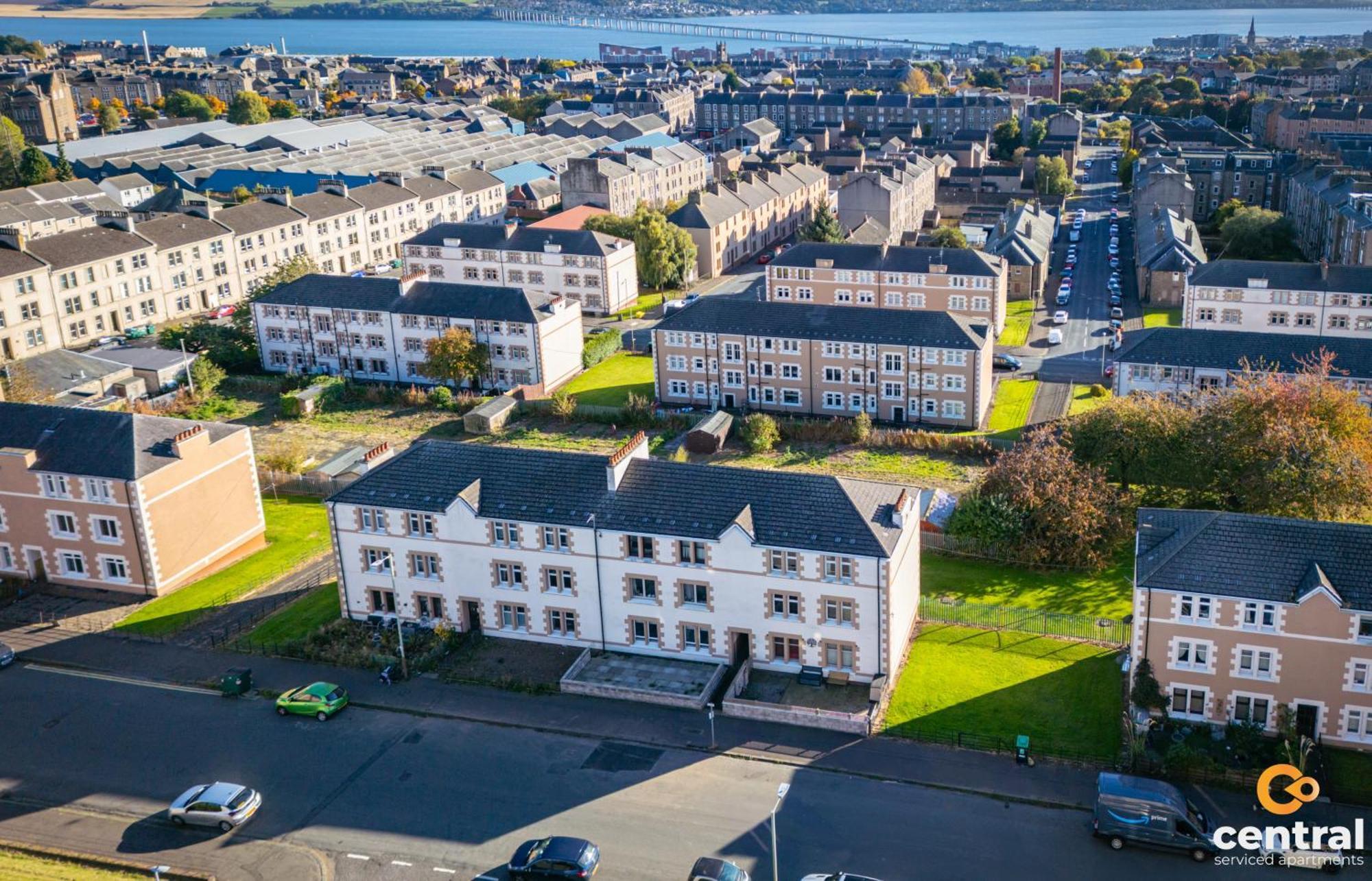 Central Serviced Apartments - 2 Bedroom - Free Street Parking - Fast Wifi - Smart Tvs In All Rooms - Ground Level - Family Neighbourhood - 3 X Double Beds - Heating 24-7 - Trade Stays - Weekly & Monthly Offers Dundee Exteriér fotografie