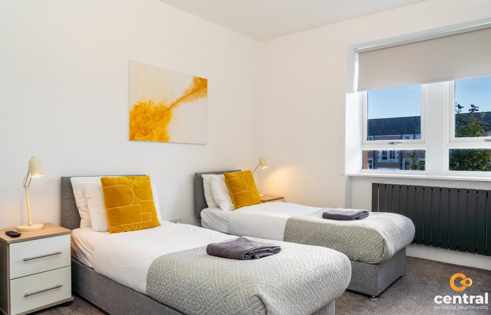 Central Serviced Apartments - 2 Bedroom - Free Street Parking - Fast Wifi - Smart Tvs In All Rooms - Ground Level - Family Neighbourhood - 3 X Double Beds - Heating 24-7 - Trade Stays - Weekly & Monthly Offers Dundee Exteriér fotografie