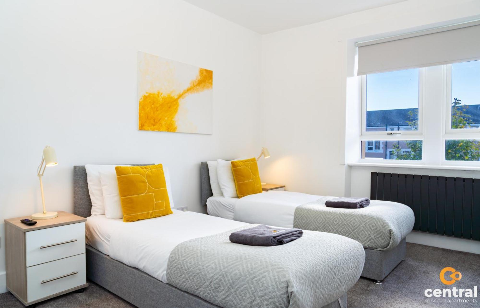 Central Serviced Apartments - 2 Bedroom - Free Street Parking - Fast Wifi - Smart Tvs In All Rooms - Ground Level - Family Neighbourhood - 3 X Double Beds - Heating 24-7 - Trade Stays - Weekly & Monthly Offers Dundee Exteriér fotografie