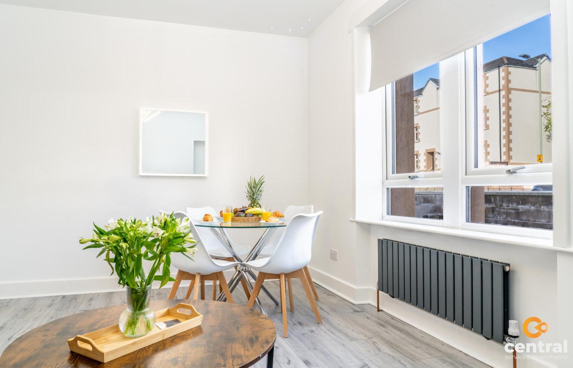 Central Serviced Apartments - 2 Bedroom - Free Street Parking - Fast Wifi - Smart Tvs In All Rooms - Ground Level - Family Neighbourhood - 3 X Double Beds - Heating 24-7 - Trade Stays - Weekly & Monthly Offers Dundee Exteriér fotografie