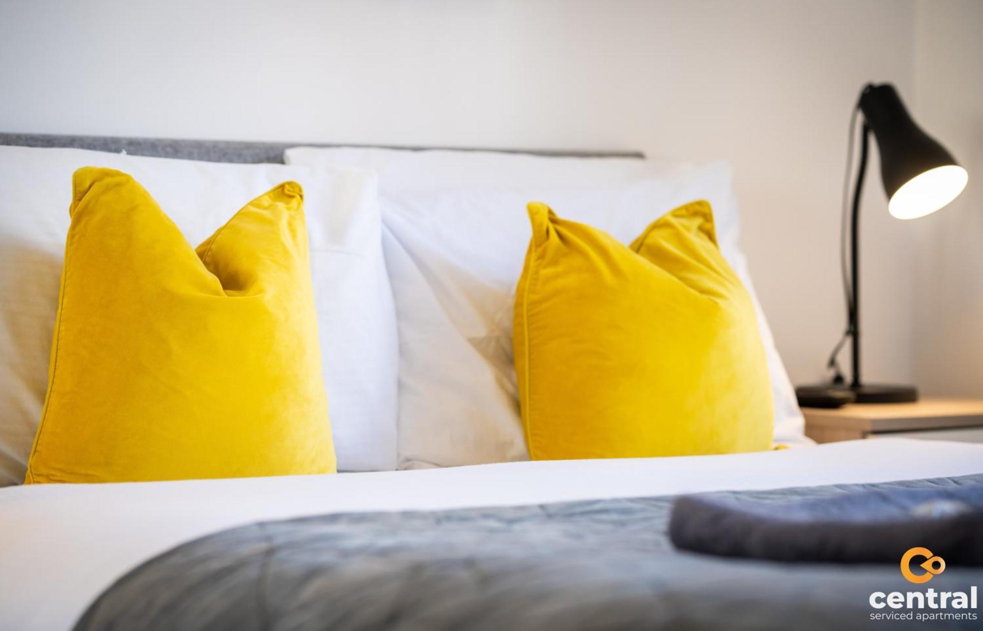 Central Serviced Apartments - 2 Bedroom - Free Street Parking - Fast Wifi - Smart Tvs In All Rooms - Ground Level - Family Neighbourhood - 3 X Double Beds - Heating 24-7 - Trade Stays - Weekly & Monthly Offers Dundee Exteriér fotografie