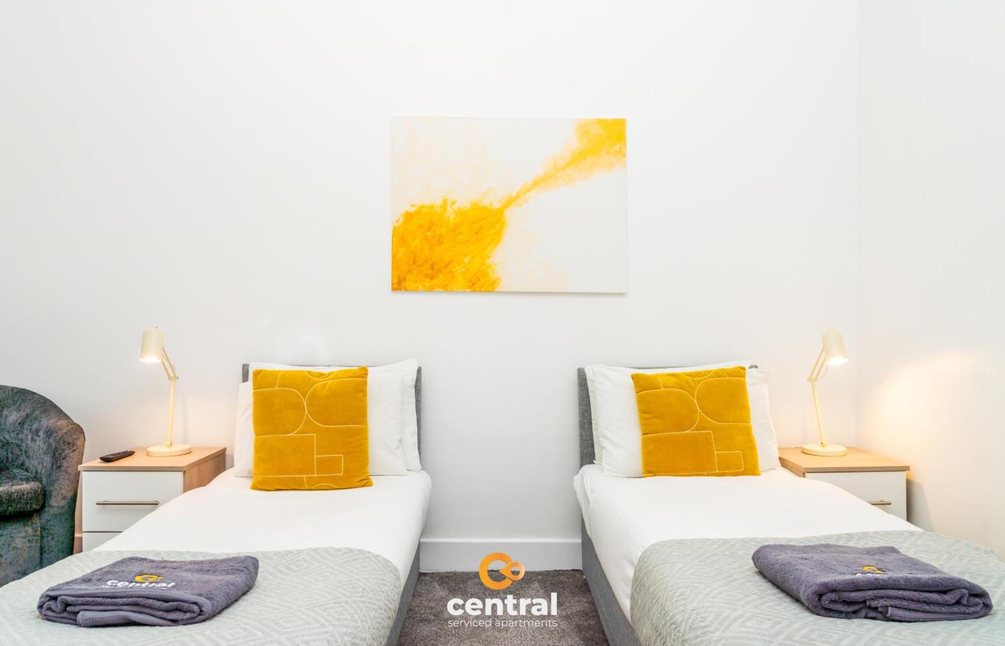 Central Serviced Apartments - 2 Bedroom - Free Street Parking - Fast Wifi - Smart Tvs In All Rooms - Ground Level - Family Neighbourhood - 3 X Double Beds - Heating 24-7 - Trade Stays - Weekly & Monthly Offers Dundee Exteriér fotografie