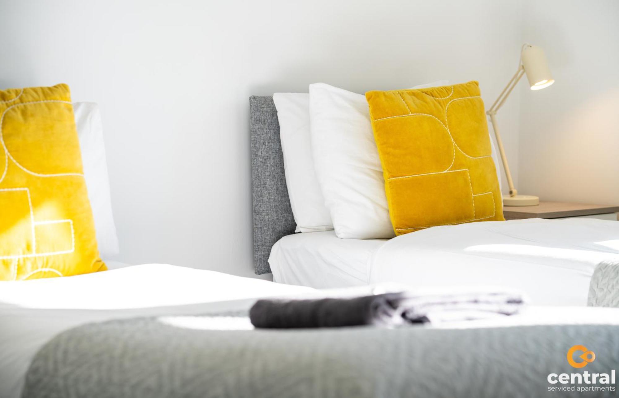 Central Serviced Apartments - 2 Bedroom - Free Street Parking - Fast Wifi - Smart Tvs In All Rooms - Ground Level - Family Neighbourhood - 3 X Double Beds - Heating 24-7 - Trade Stays - Weekly & Monthly Offers Dundee Exteriér fotografie